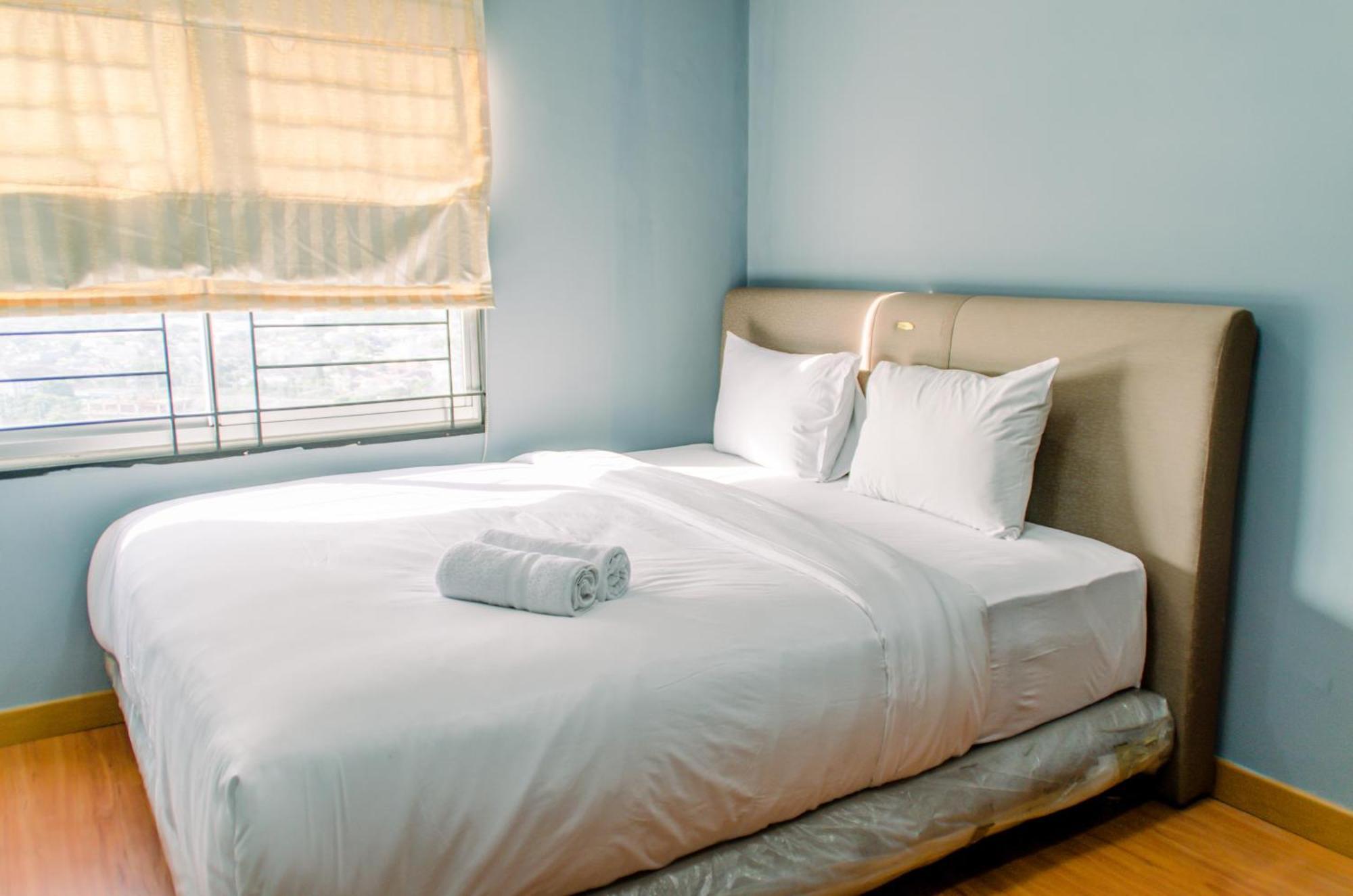 Apartment Comfortable And Minimalist 2br At Marina Ancol By Travelio