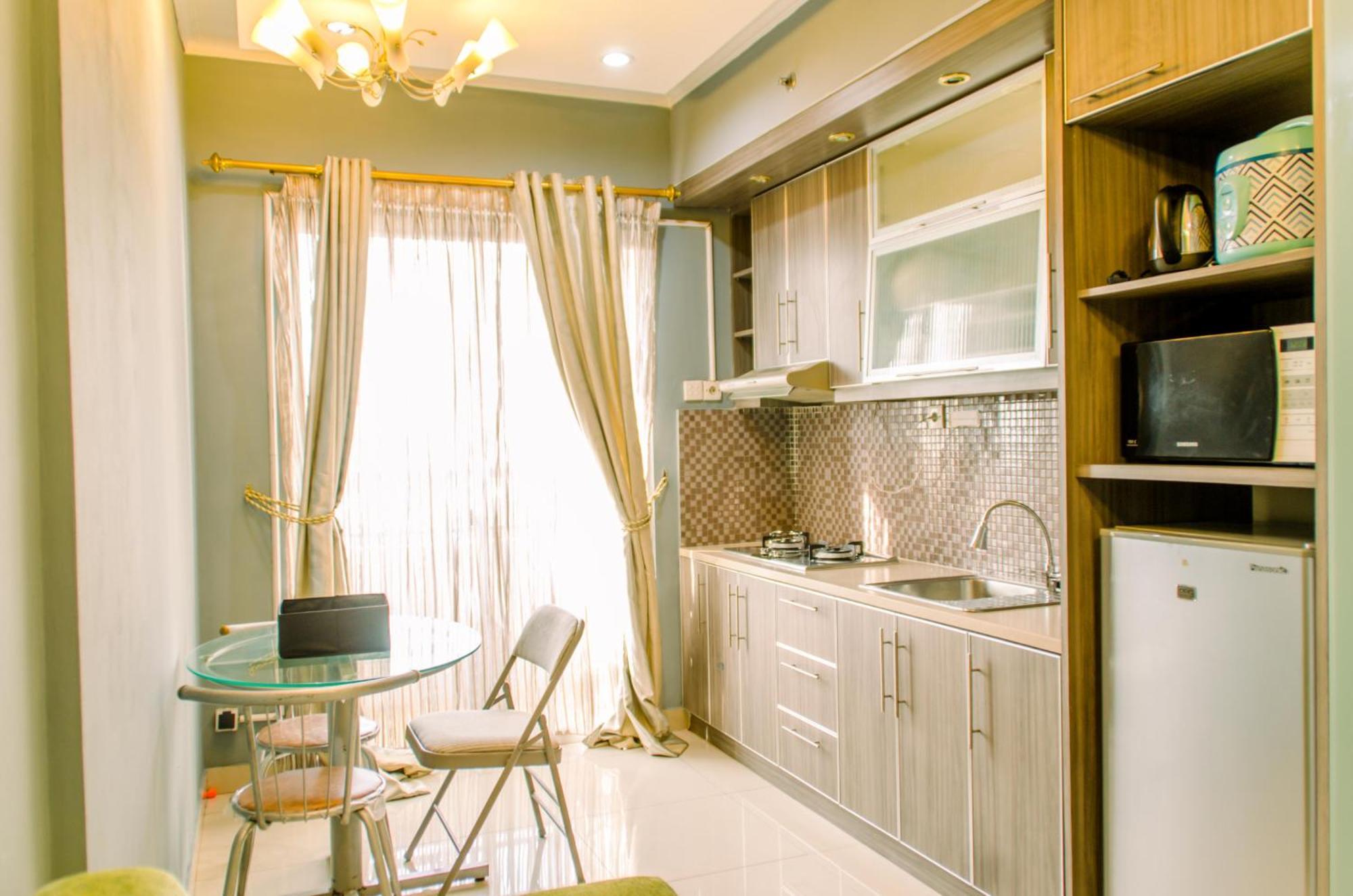 Apartment Comfortable And Minimalist 2br At Marina Ancol By Travelio
