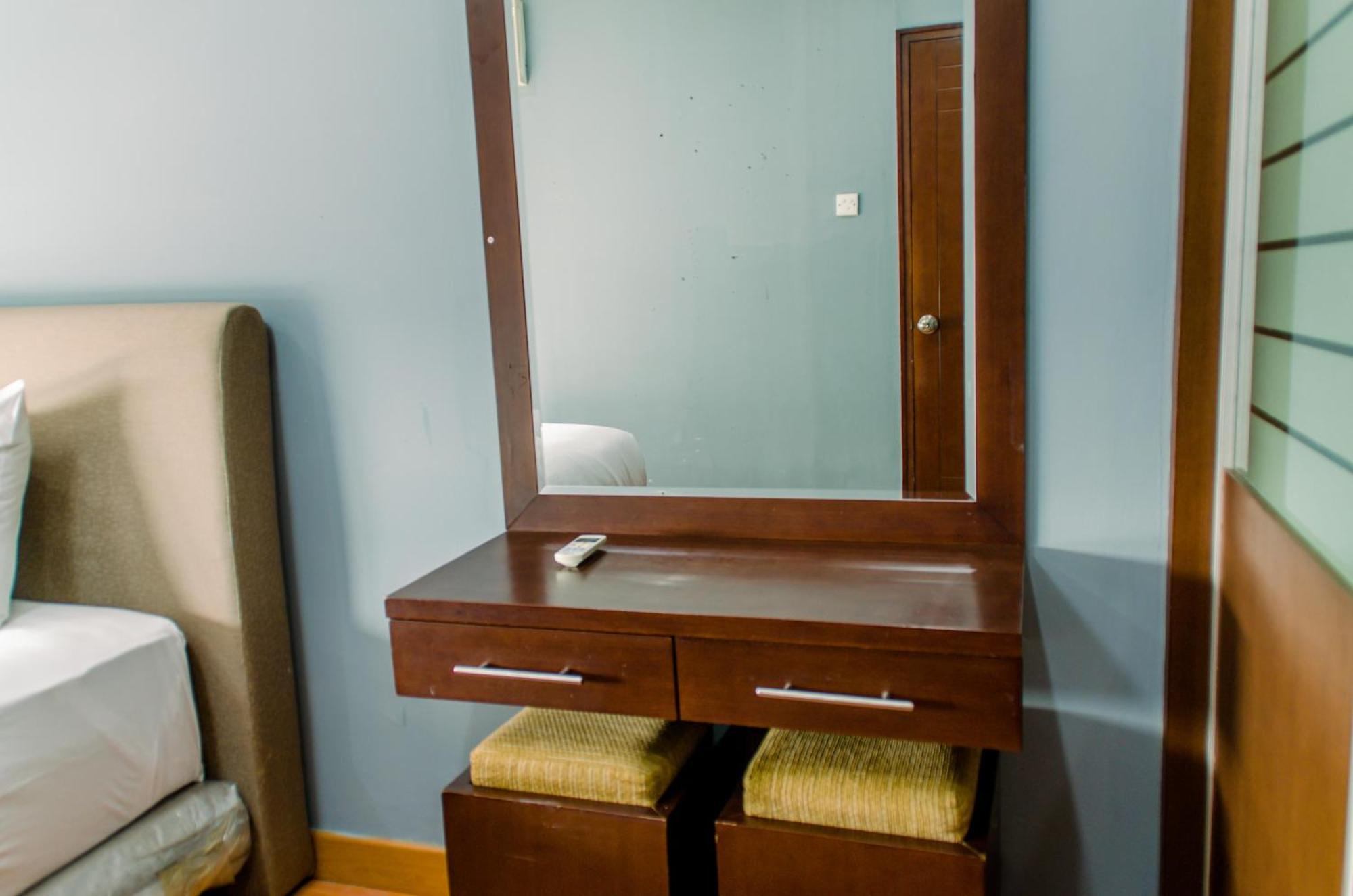 Apartment Comfortable And Minimalist 2br At Marina Ancol By Travelio *