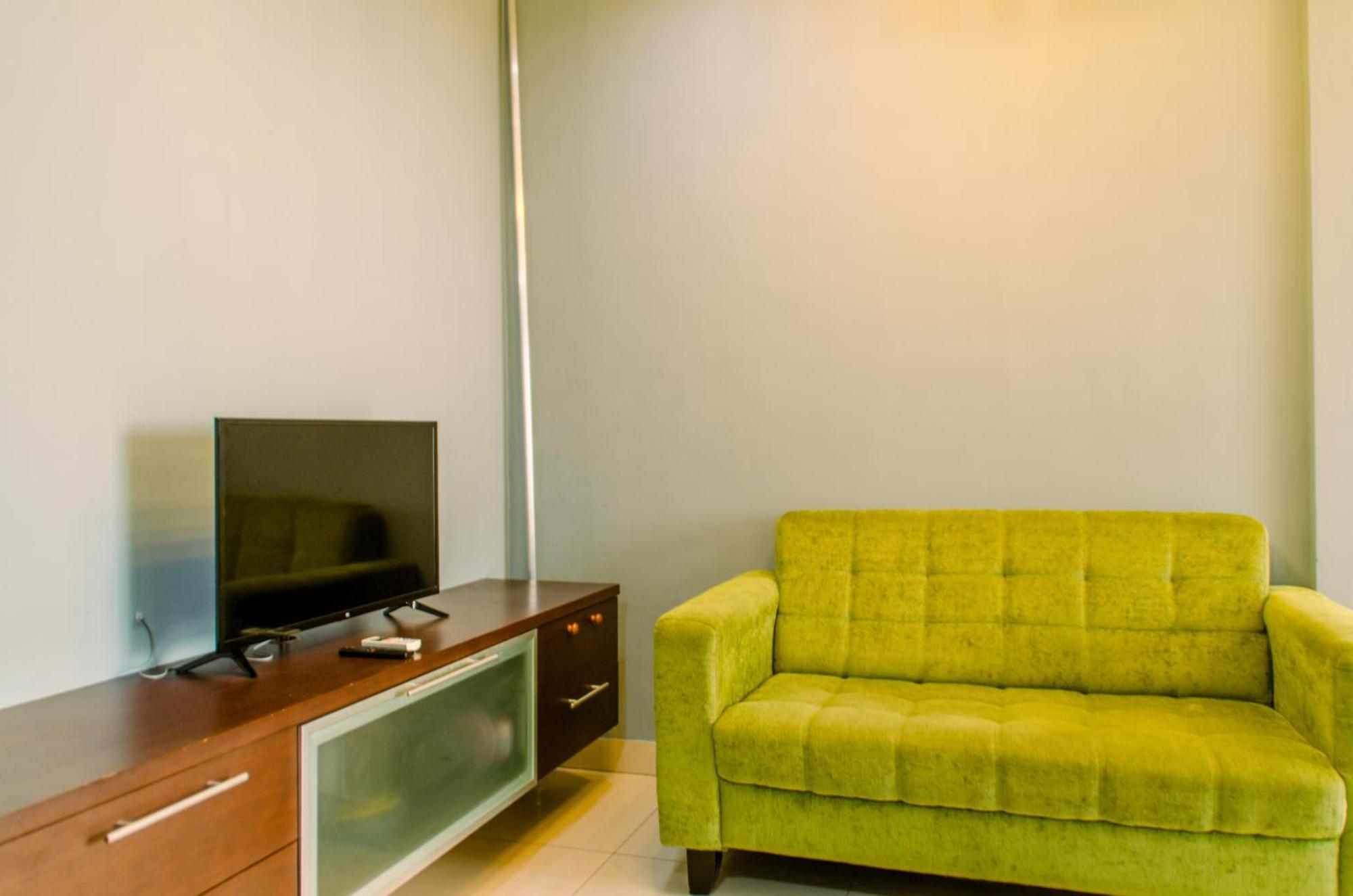 Comfortable And Minimalist 2br At Marina Ancol By Travelio *